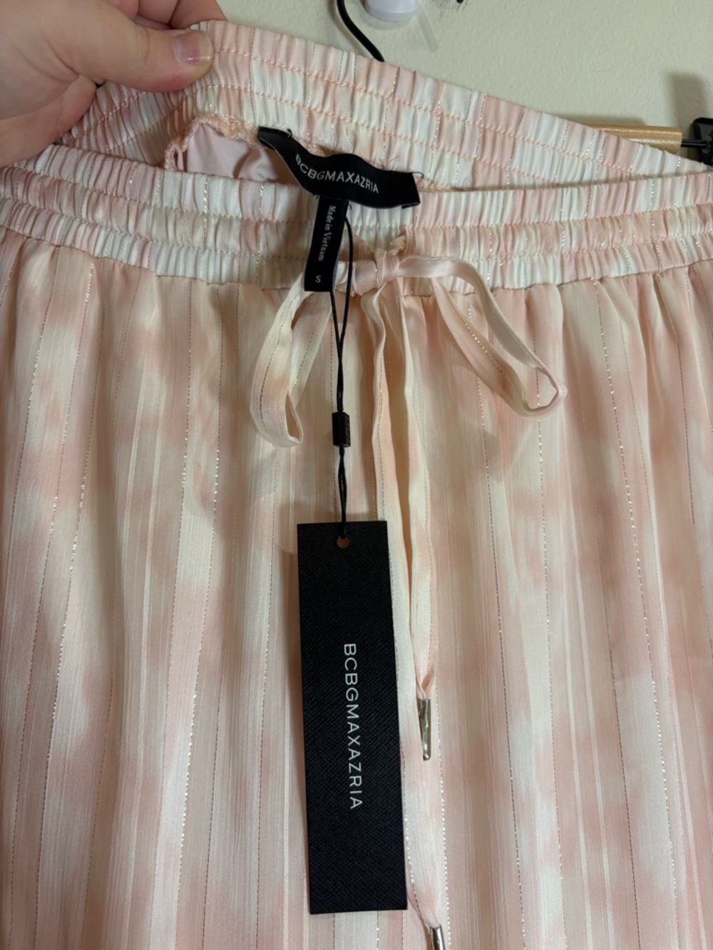 BCBGMAXAZRIA NWT Ruffle Metallic Maxi Skirt in Potpourri Pink/White Size Small - Picture 8 of 10